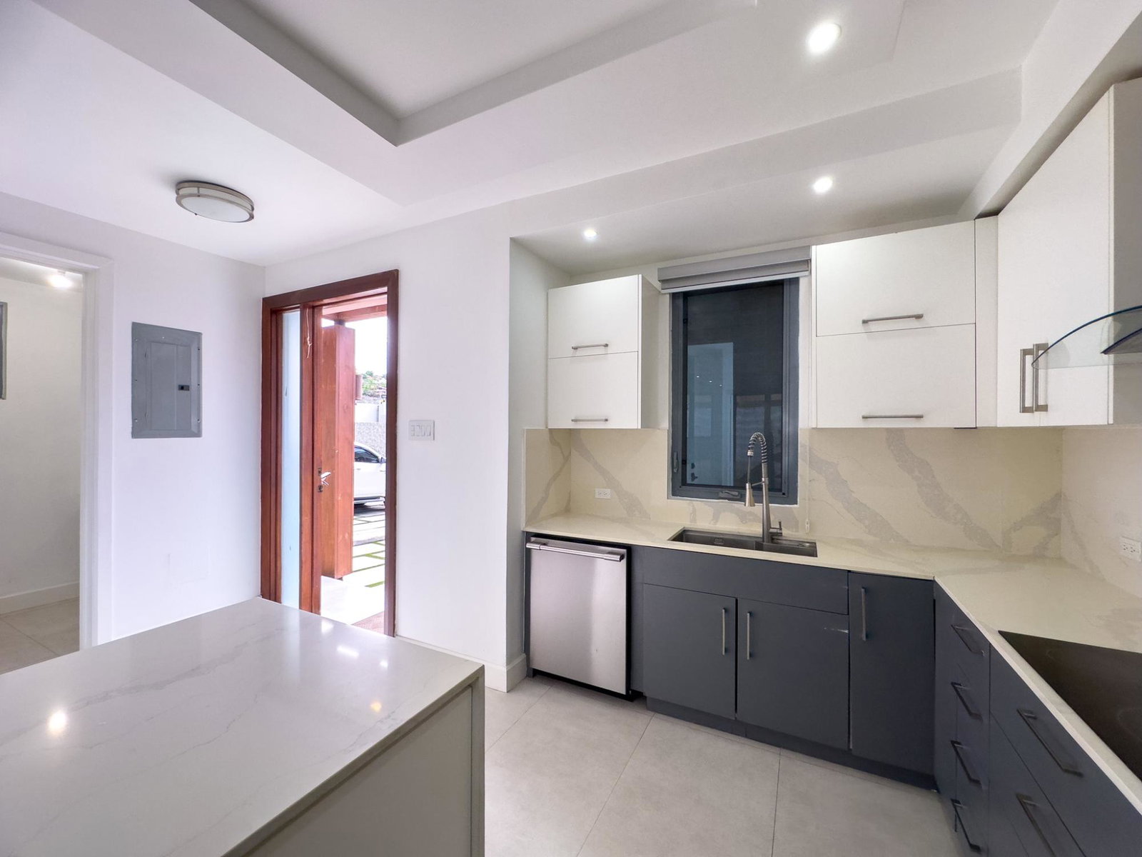 Eleventh image of 16-27-29 Hopefield Avenue, Kingsto in Kingston 6, St. Andrew, Jamaica - property is For Rent