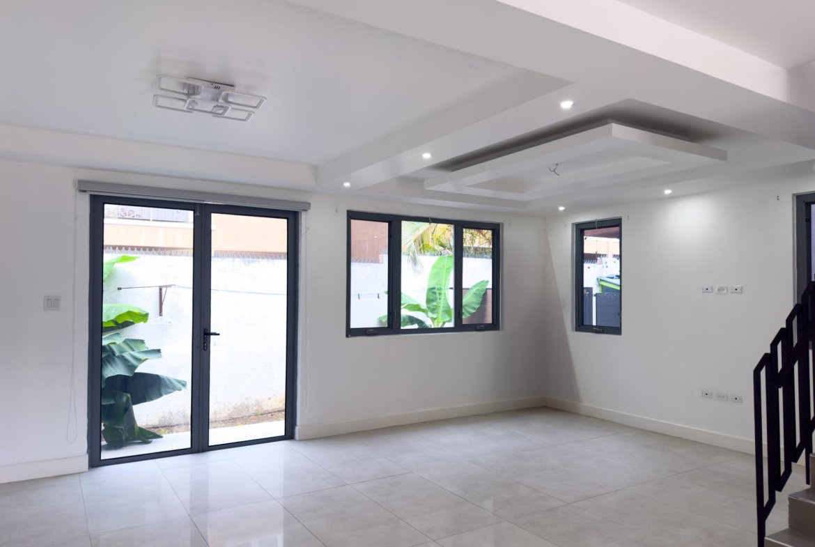 Thirteenth image of 16-27-29 Hopefield Avenue, Kingsto in Kingston 6, St. Andrew, Jamaica - property is For Rent