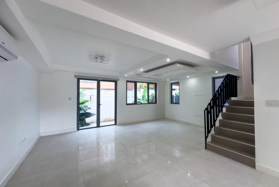 Fifteenth image of 16-27-29 Hopefield Avenue, Kingsto in Kingston 6, St. Andrew, Jamaica - property is For Rent