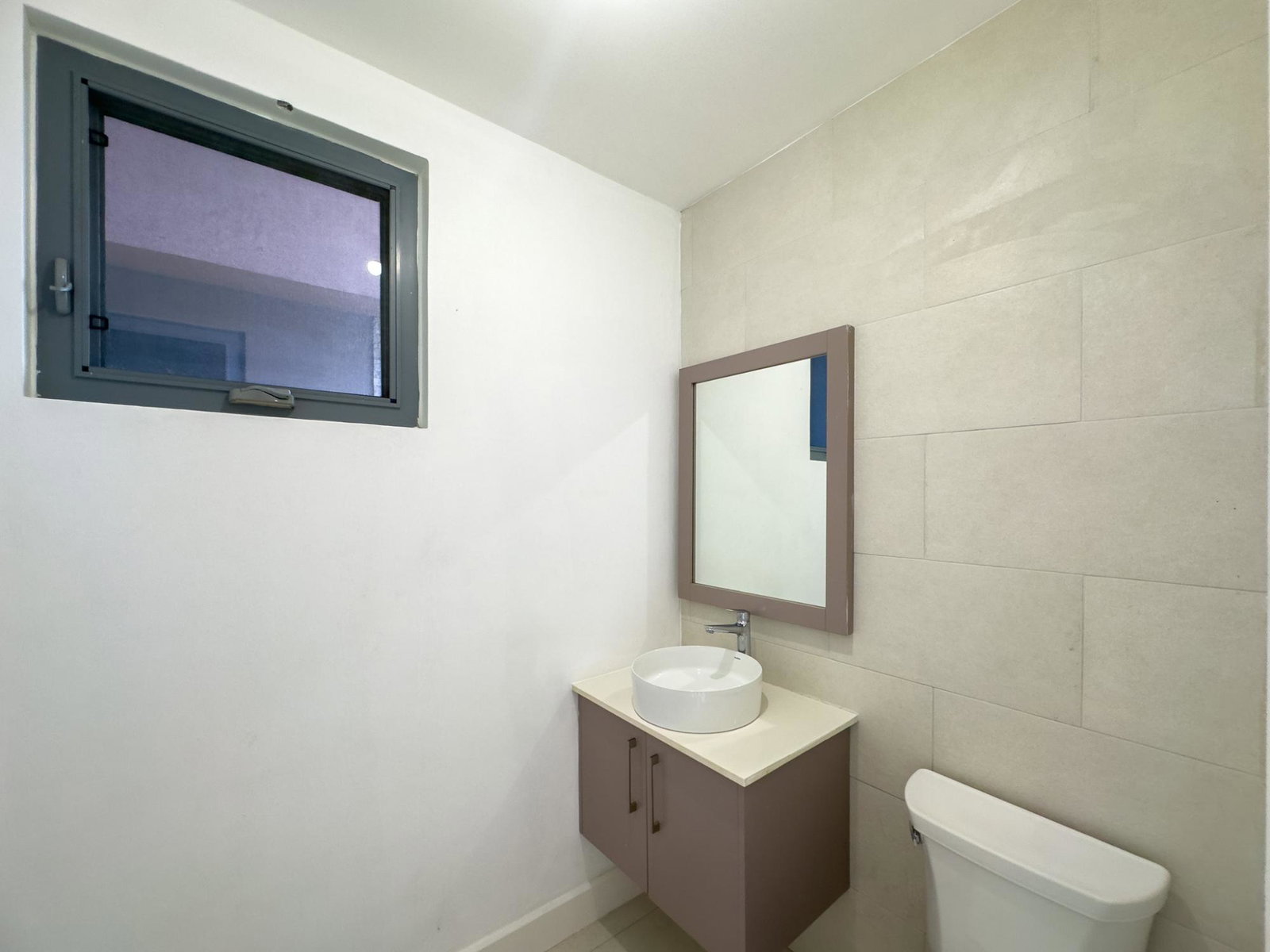 Seventeenth image of 16-27-29 Hopefield Avenue, Kingsto in Kingston 6, St. Andrew, Jamaica - property is For Rent