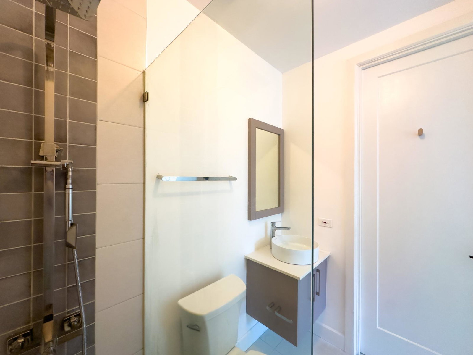 Twenty-Sixth image of 16-27-29 Hopefield Avenue, Kingsto in Kingston 6, St. Andrew, Jamaica - property is For Rent