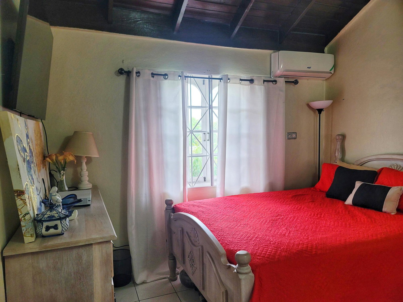 Sixth image of 16-68 Hope Road in Kingston 6, St. Andrew, Jamaica - property is For Rent