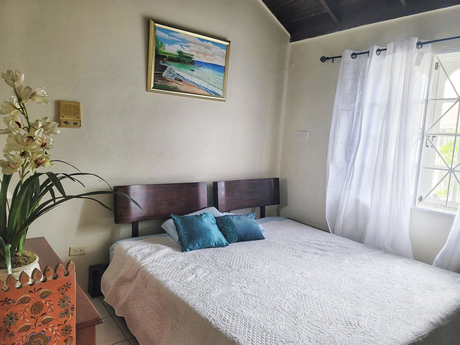 Seventh image of 16-68 Hope Road in Kingston 6, St. Andrew, Jamaica - property is For Rent