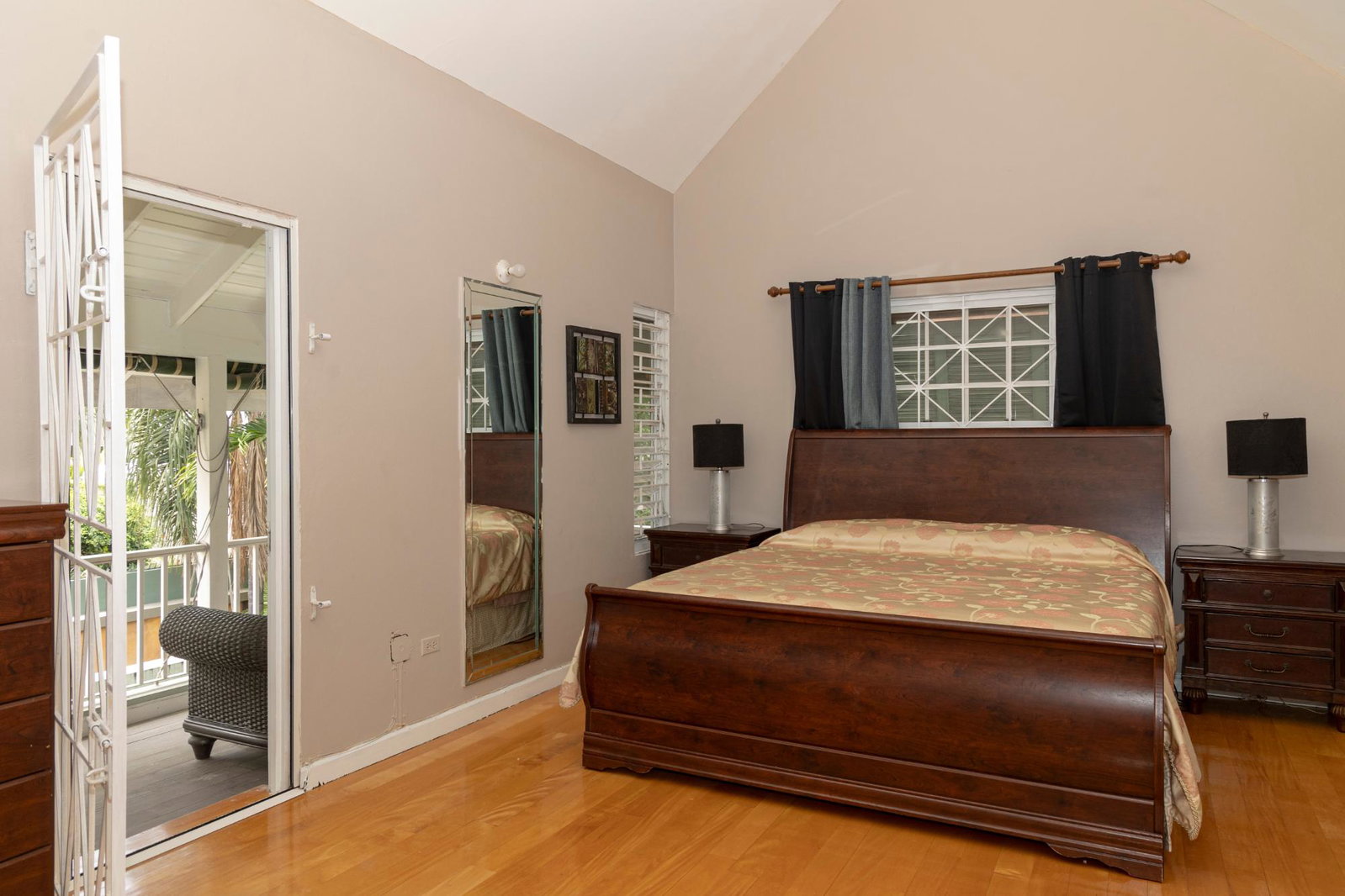 Thirteenth image of 02 Starlight Avenue in Kingston 6, St. Andrew, Jamaica - property is For Rent