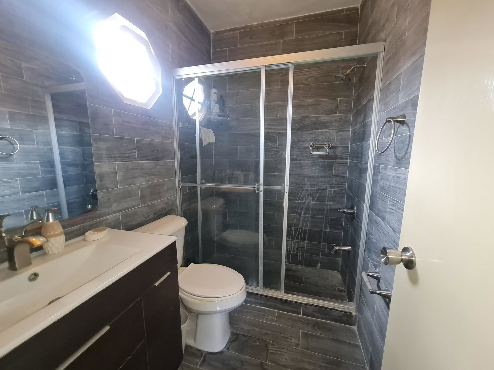 Seventeenth image of 31 Murray Drive in Kingston 6, St. Andrew, Jamaica - property is For Rent