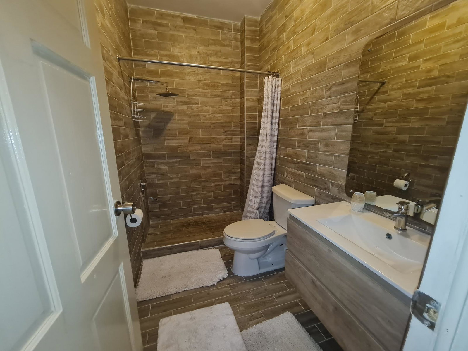Twentieth image of 31 Murray Drive in Kingston 6, St. Andrew, Jamaica - property is For Rent