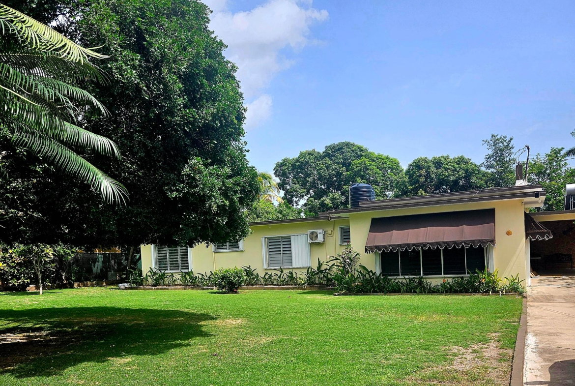 Third image of 9 Gloucester Ave, Kgn 6 in Kingston 6, St. Andrew, Jamaica - property is For Rent