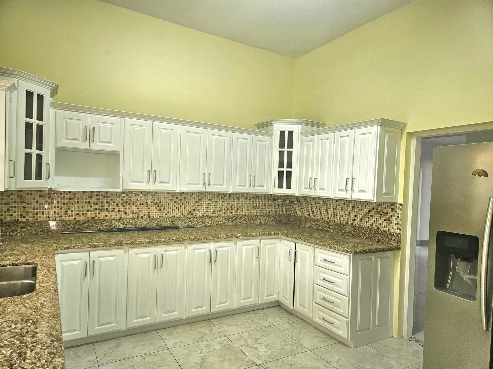 Seventh image of 9 Gloucester Ave, Kgn 6 in Kingston 6, St. Andrew, Jamaica - property is For Rent