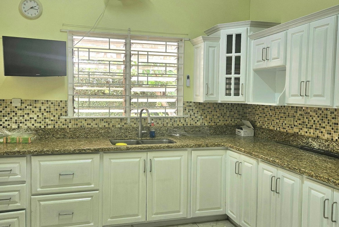Eighth image of 9 Gloucester Ave, Kgn 6 in Kingston 6, St. Andrew, Jamaica - property is For Rent