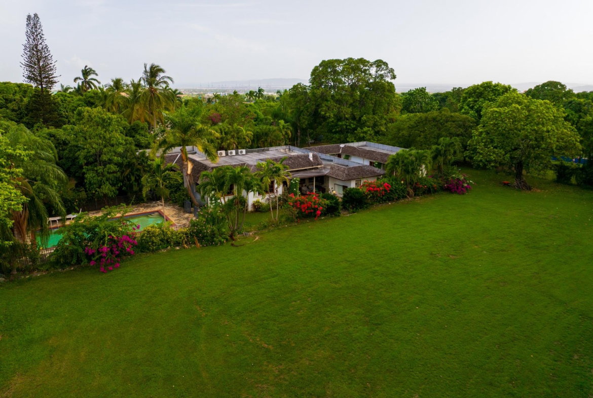 Second image of 26 Earls Court in Kingston 8, St. Andrew, Jamaica - property is For Rent