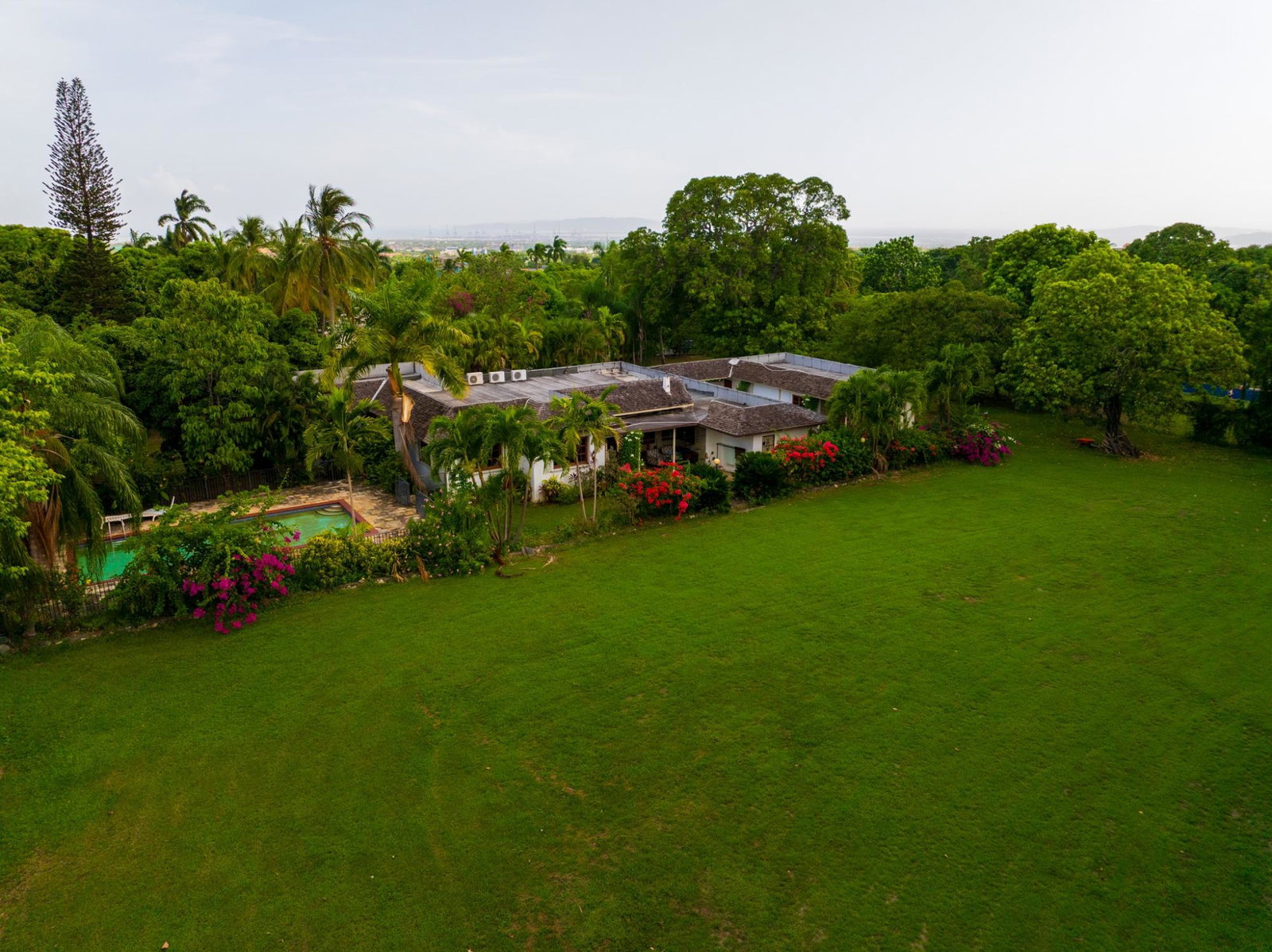Second image of 26 Earls Court in Kingston 8, St. Andrew, Jamaica - property is For Rent