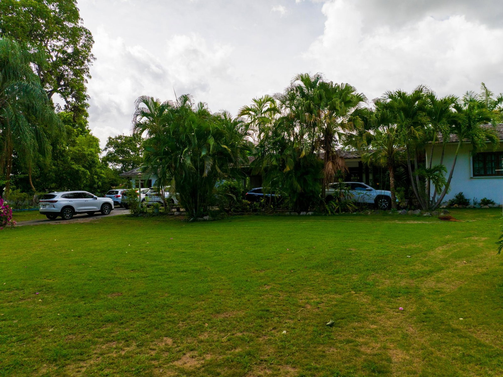 Eleventh image of 26 Earls Court in Kingston 8, St. Andrew, Jamaica - property is For Rent