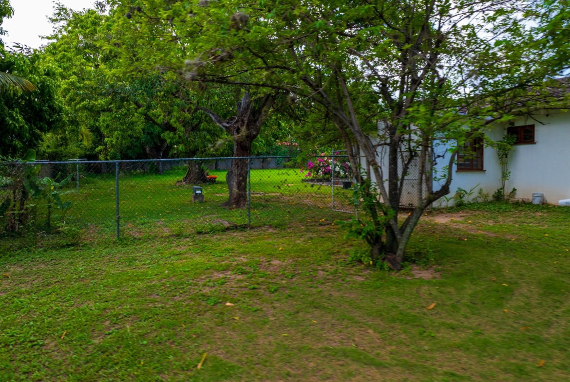Thirteenth image of 26 Earls Court in Kingston 8, St. Andrew, Jamaica - property is For Rent