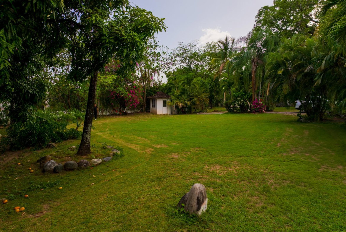 Fifteenth image of 26 Earls Court in Kingston 8, St. Andrew, Jamaica - property is For Rent
