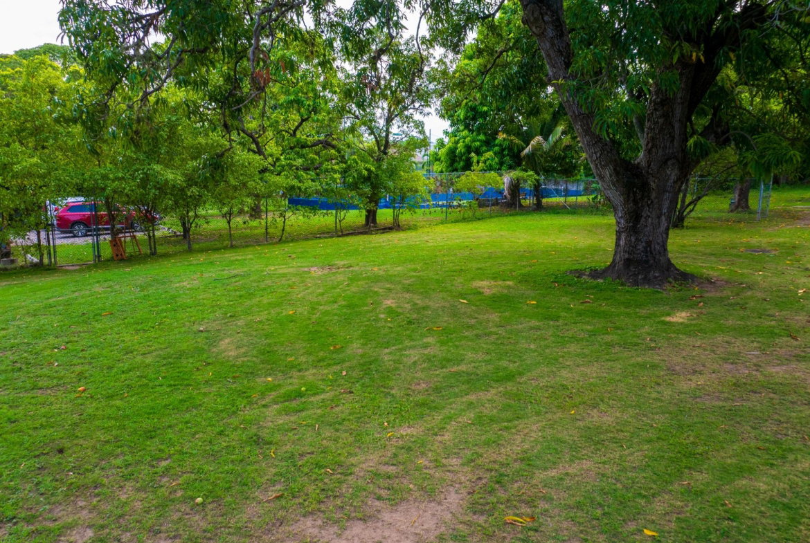 Sixteenth image of 26 Earls Court in Kingston 8, St. Andrew, Jamaica - property is For Rent