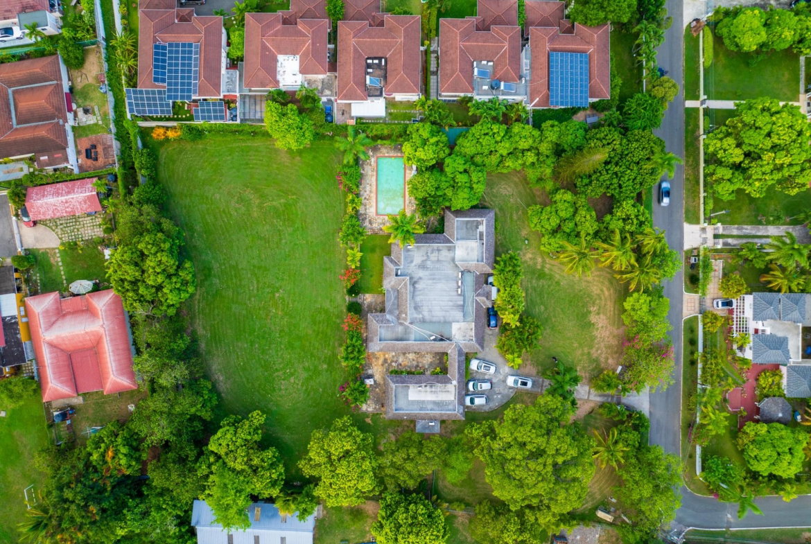 Third image of 26 Earls Court in Kingston 8, St. Andrew, Jamaica - property is For Rent