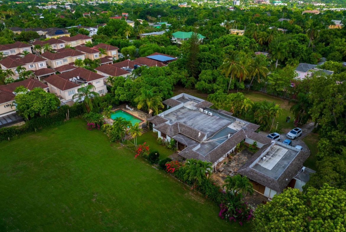 Fifth image of 26 Earls Court in Kingston 8, St. Andrew, Jamaica - property is For Rent