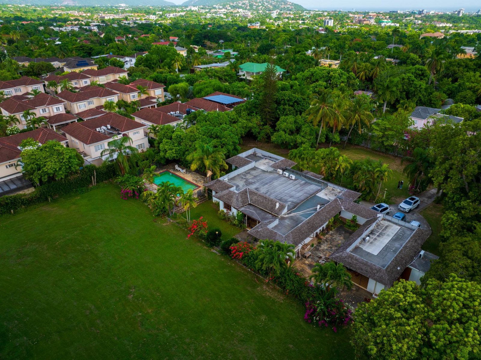 Fifth image of 26 Earls Court in Kingston 8, St. Andrew, Jamaica - property is For Rent