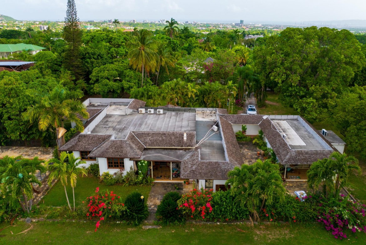 Seventh image of 26 Earls Court in Kingston 8, St. Andrew, Jamaica - property is For Rent
