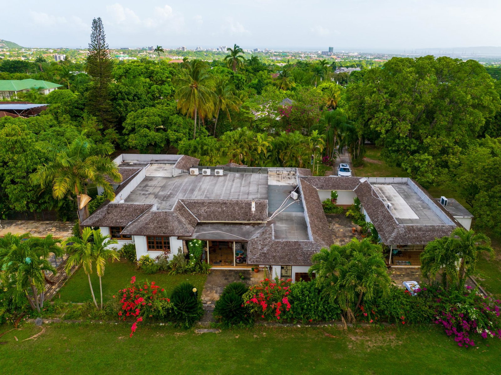 Seventh image of 26 Earls Court in Kingston 8, St. Andrew, Jamaica - property is For Rent