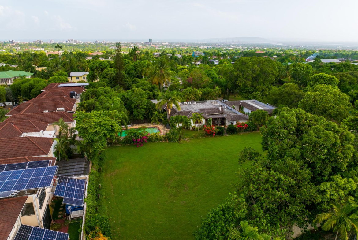 Eighth image of 26 Earls Court in Kingston 8, St. Andrew, Jamaica - property is For Rent