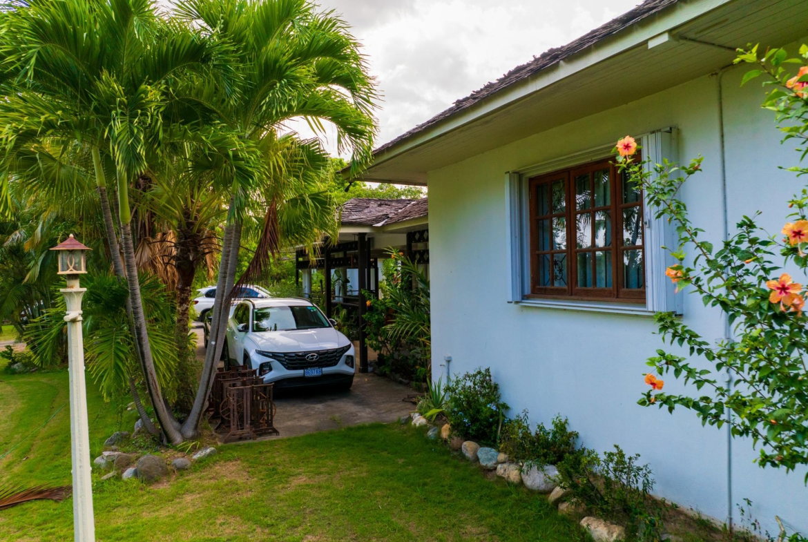 Tenth image of 26 Earls Court in Kingston 8, St. Andrew, Jamaica - property is For Rent