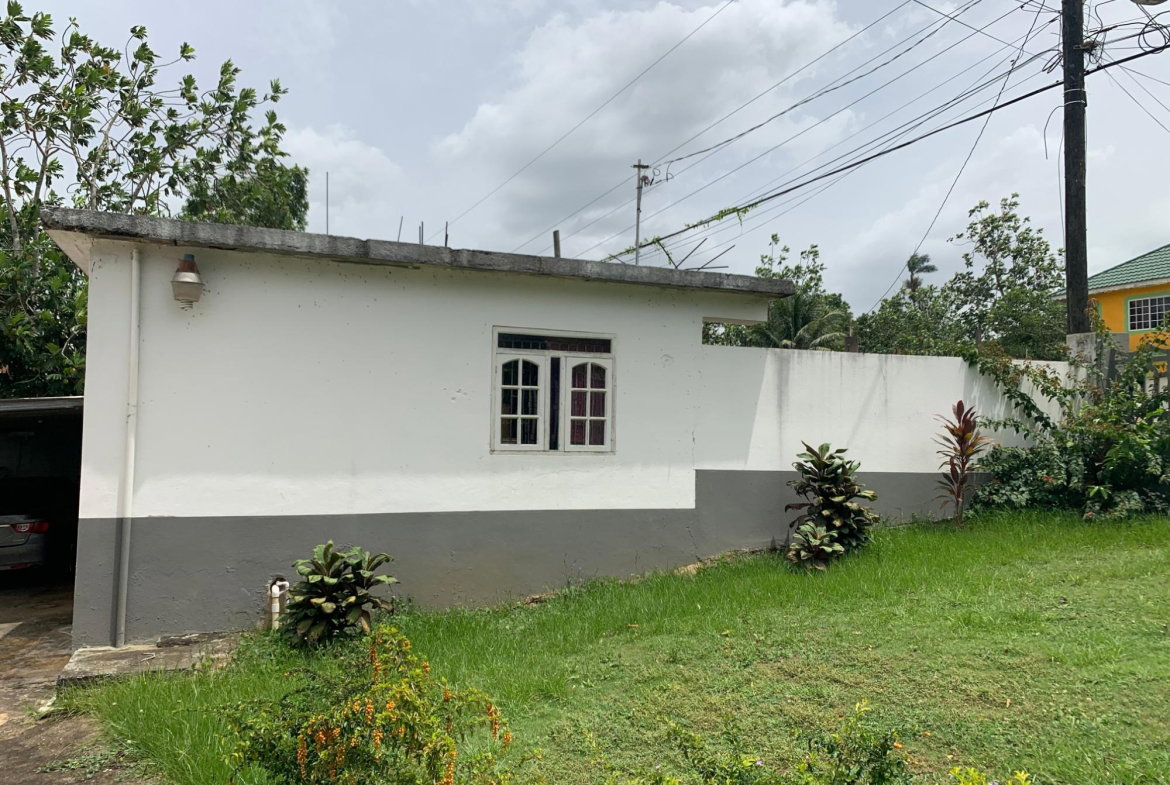 Seventh image of 1-0 Victoria District in Linstead, St. Catherine, Jamaica - property is For Sale
