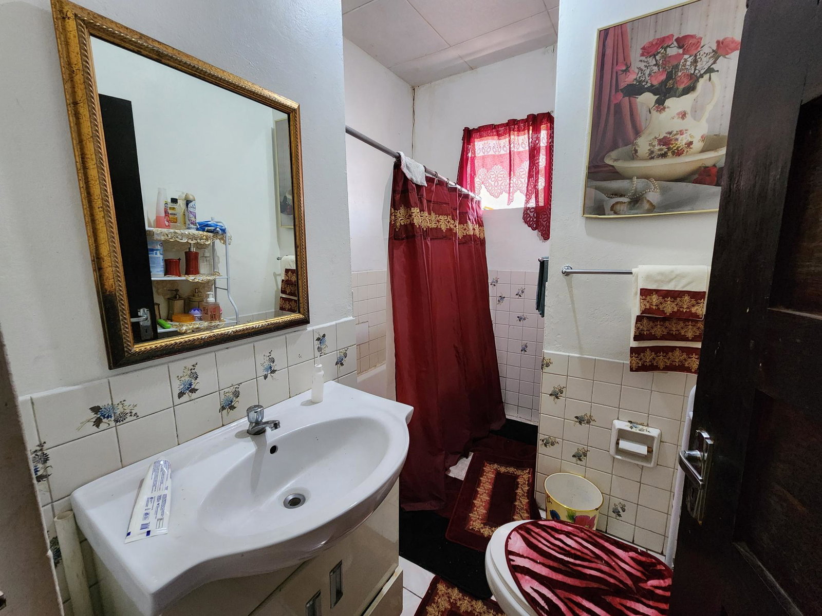 Tenth image of 43 Toronto Avenue in Kingston 10, St. Andrew, Jamaica - property is For Sale