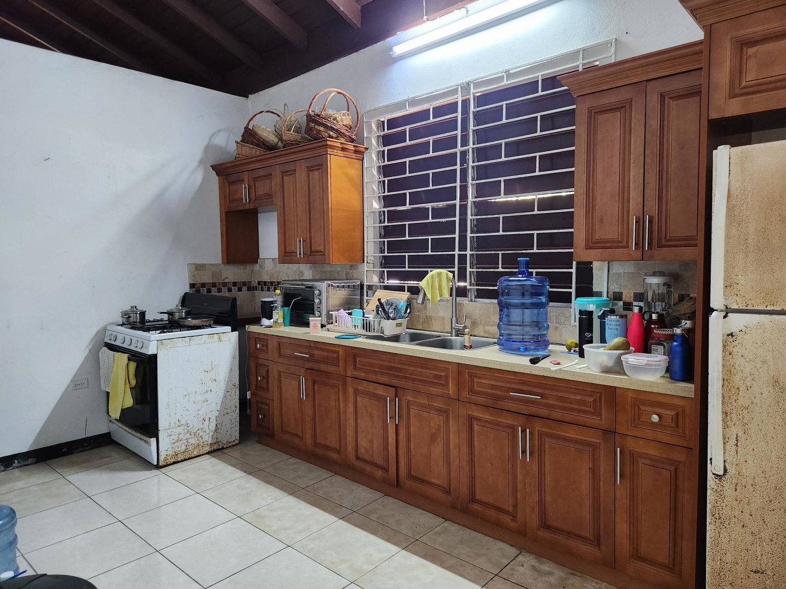 Sixth image of Lipscombe Avenue in Kingston 9, St. Andrew, Jamaica - property is For Sale