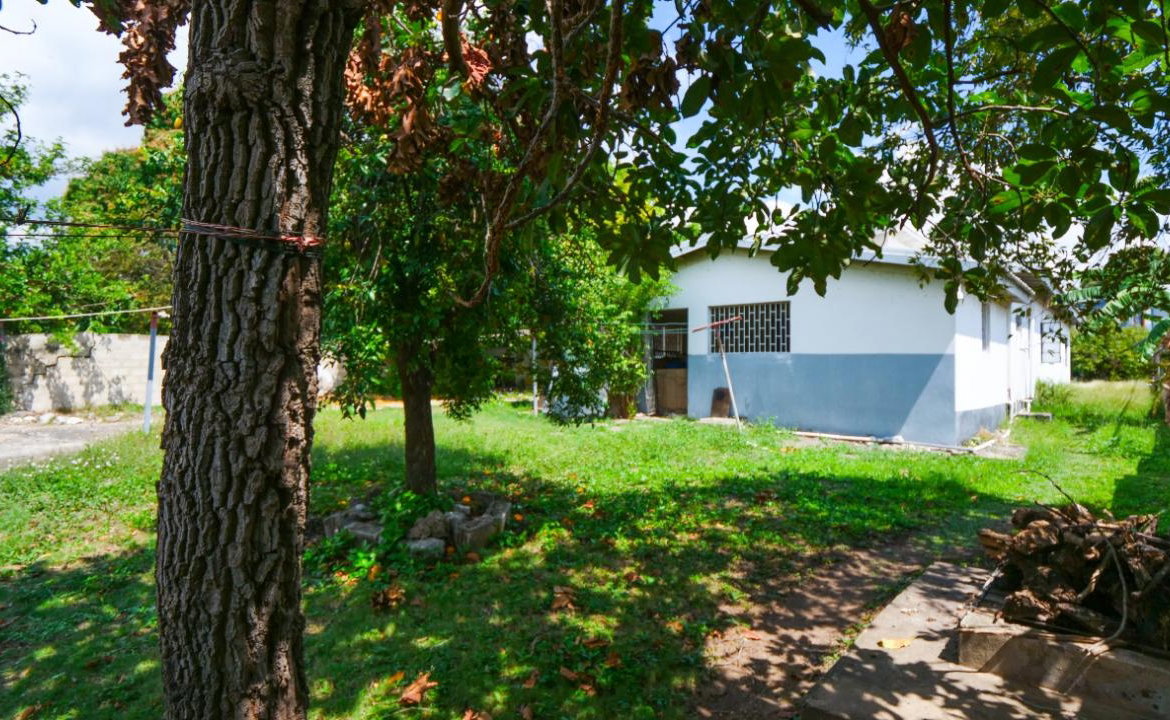 Eleventh image of 5-dupont Ave Red Hills Gardens, Kingst in Kingston 20, St. Andrew, Jamaica - property is For Sale