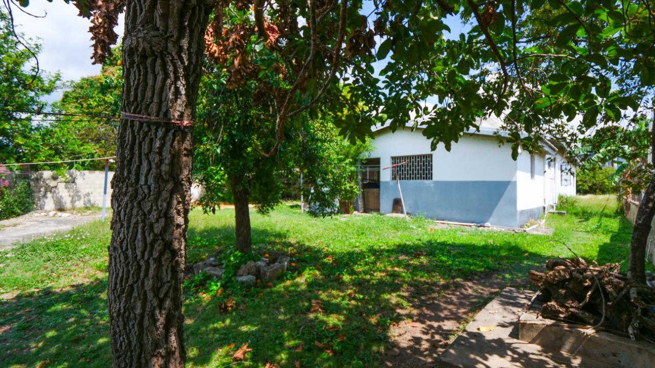 Eleventh image of 5-dupont Ave Red Hills Gardens, Kingst in Kingston 20, St. Andrew, Jamaica - property is For Sale