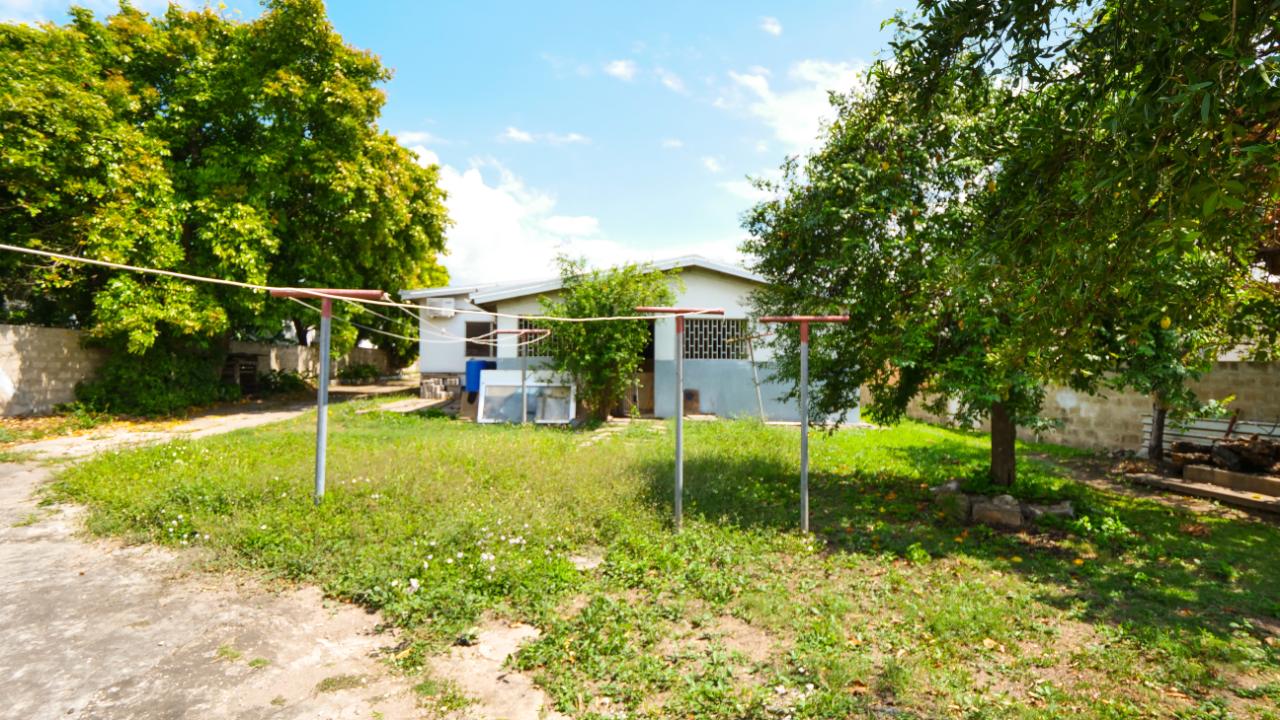 Twelfth image of 5-dupont Ave Red Hills Gardens, Kingst in Kingston 20, St. Andrew, Jamaica - property is For Sale