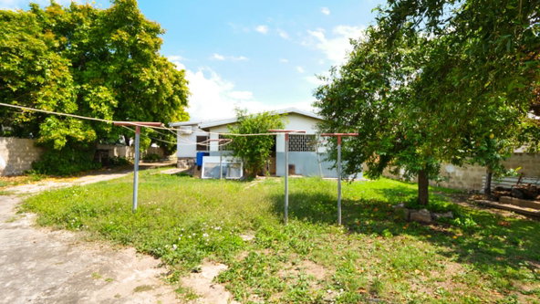 Twelfth image of 5-dupont Ave Red Hills Gardens, Kingst in Kingston 20, St. Andrew, Jamaica - property is For Sale
