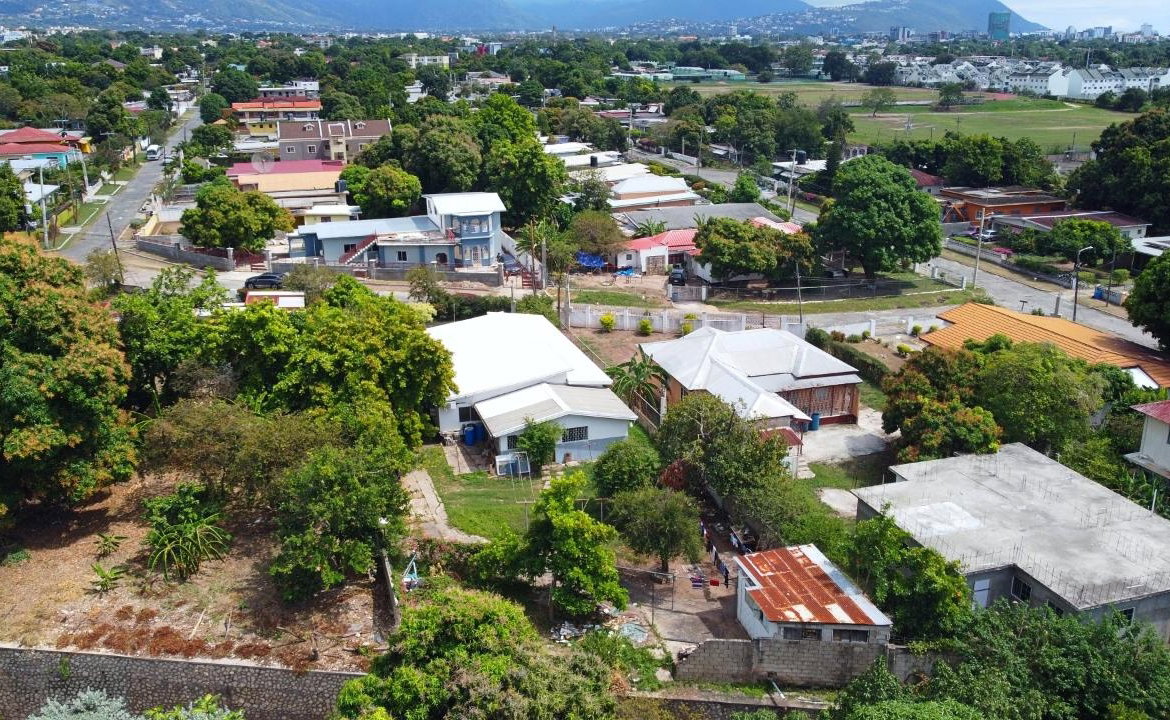 Sixteenth image of 5-dupont Ave Red Hills Gardens, Kingst in Kingston 20, St. Andrew, Jamaica - property is For Sale