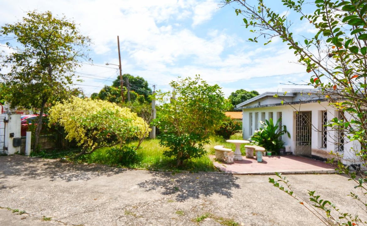 Third image of 5-dupont Ave Red Hills Gardens, Kingst in Kingston 20, St. Andrew, Jamaica - property is For Sale