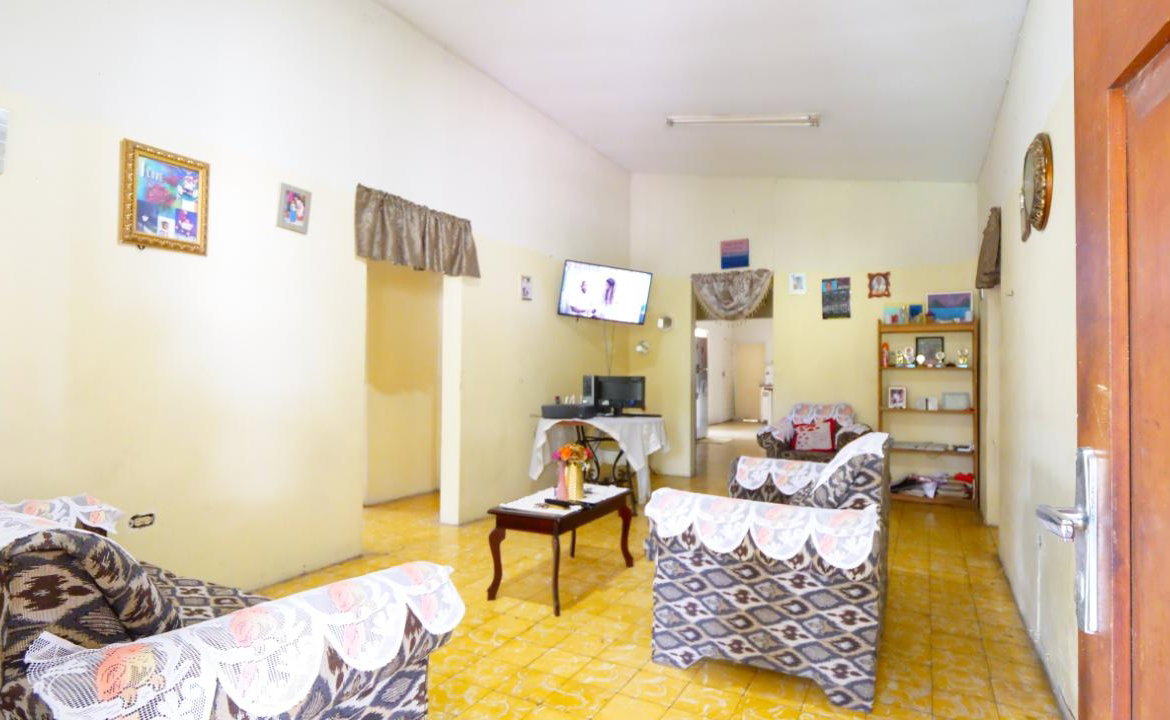 Fifth image of 5-dupont Ave Red Hills Gardens, Kingst in Kingston 20, St. Andrew, Jamaica - property is For Sale