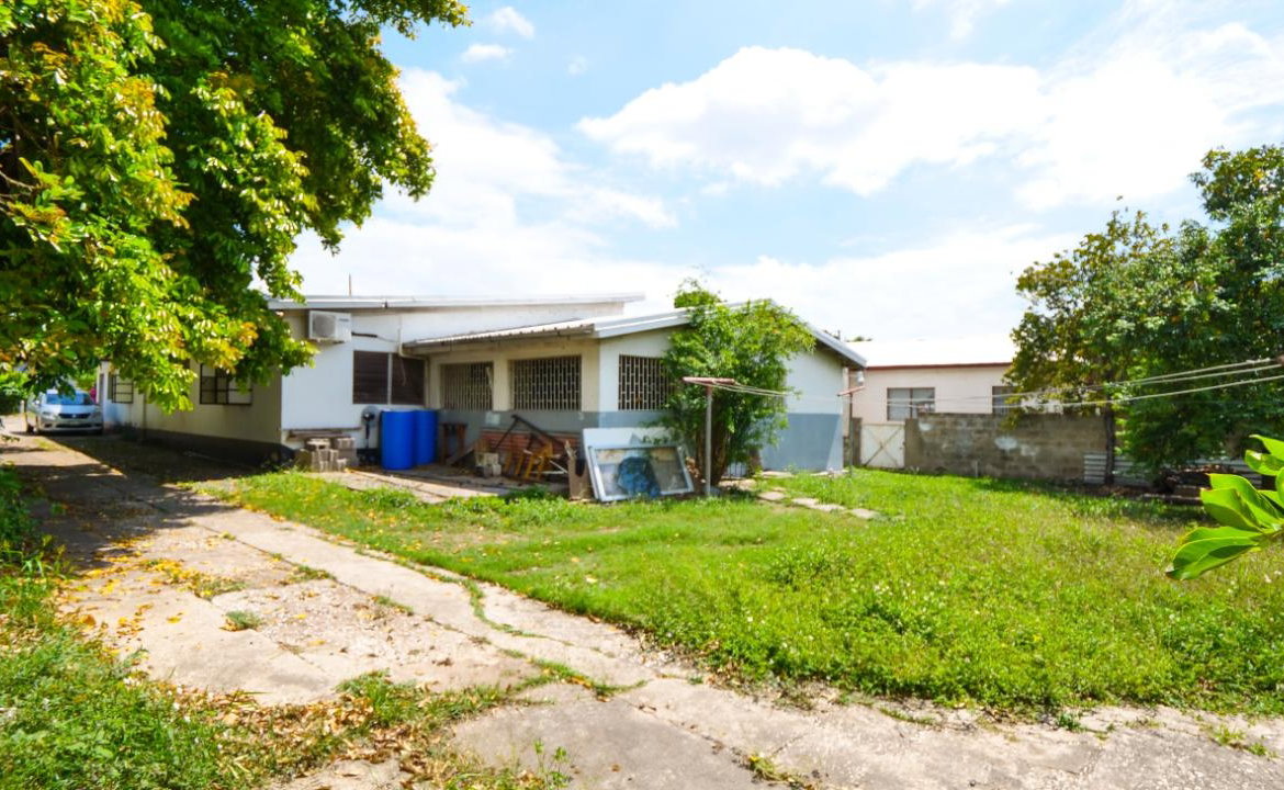 Tenth image of 5-dupont Ave Red Hills Gardens, Kingst in Kingston 20, St. Andrew, Jamaica - property is For Sale