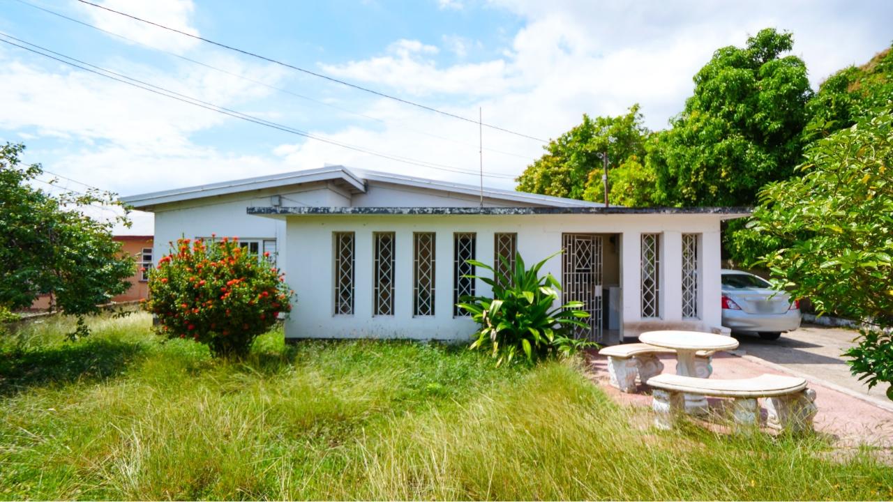 First image of 5-dupont Ave Red Hills Gardens, Kingst in Kingston 20, St. Andrew, Jamaica - property is For Sale