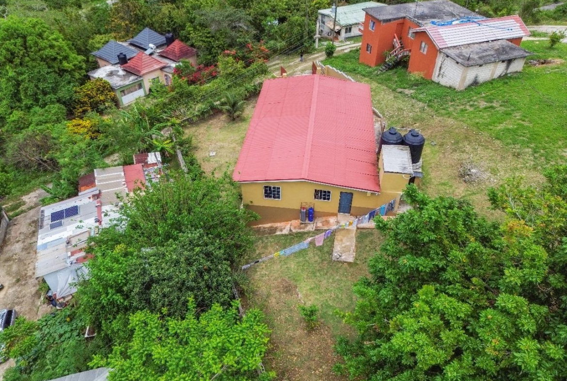 Eleventh image of 7a Balcarres Road in Mandeville, Manchester, Jamaica - property is For Sale
