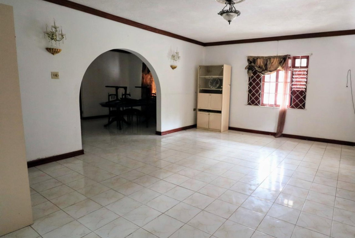 Fifth image of 10 Ingleside Heights in Mandeville, Manchester, Jamaica - property is For Sale