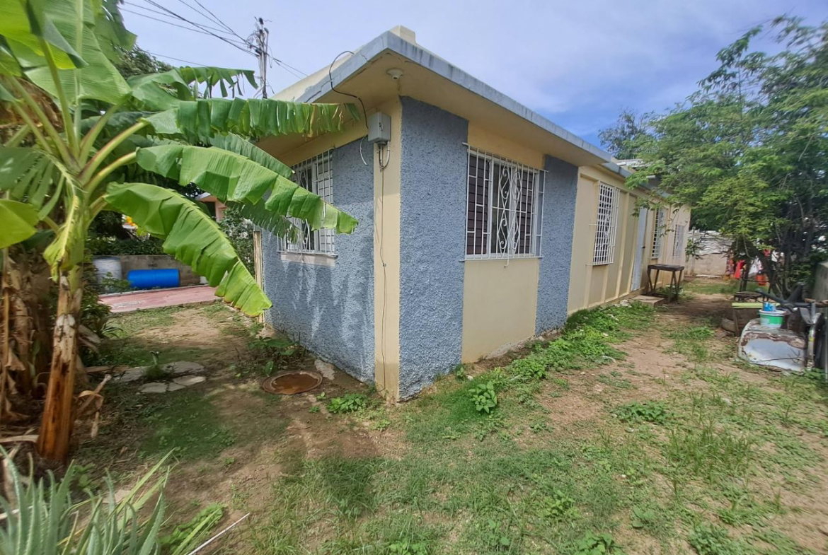 Fifth image of 3 Biscayne Circle West in Passage Fort, St. Catherine, Jamaica - property is For Sale