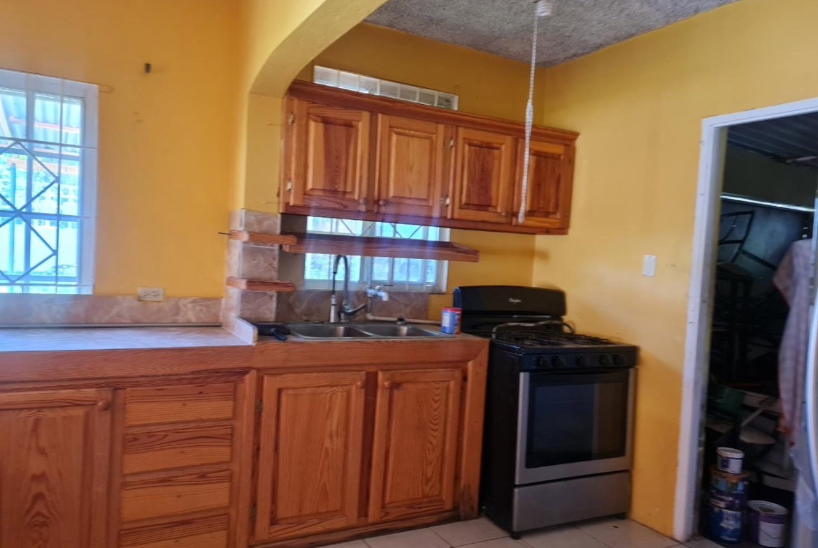 Thirteenth image of Longwood, Santa Cruz in Santa Cruz, St. Elizabeth, Jamaica - property is For Sale