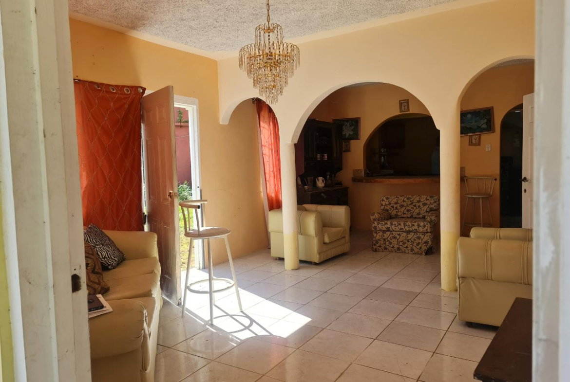 Sixth image of Longwood, Santa Cruz in Santa Cruz, St. Elizabeth, Jamaica - property is For Sale