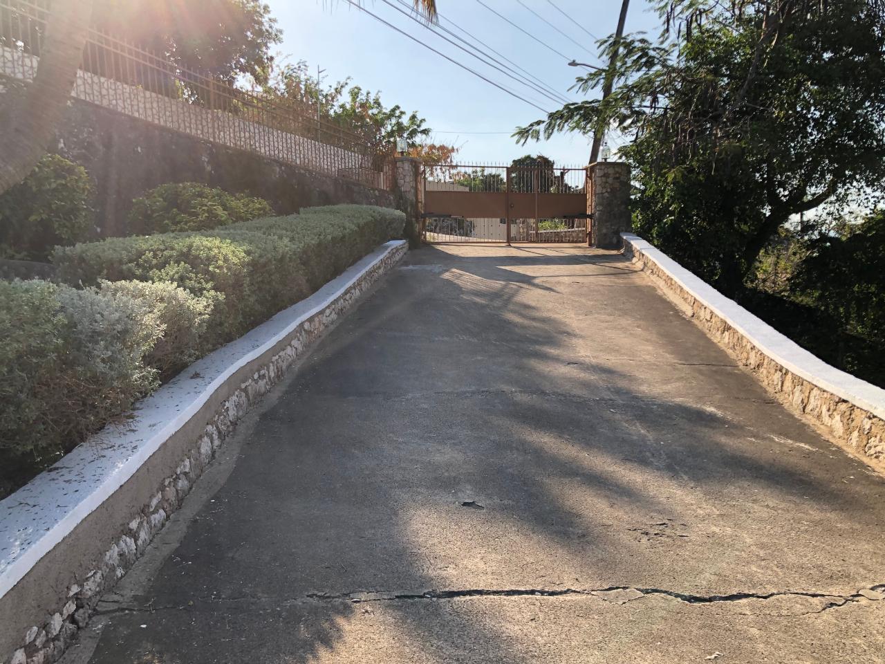 Eleventh image of 18 Montclair Drive in Kingston 6, St. Andrew, Jamaica - property is For Rent