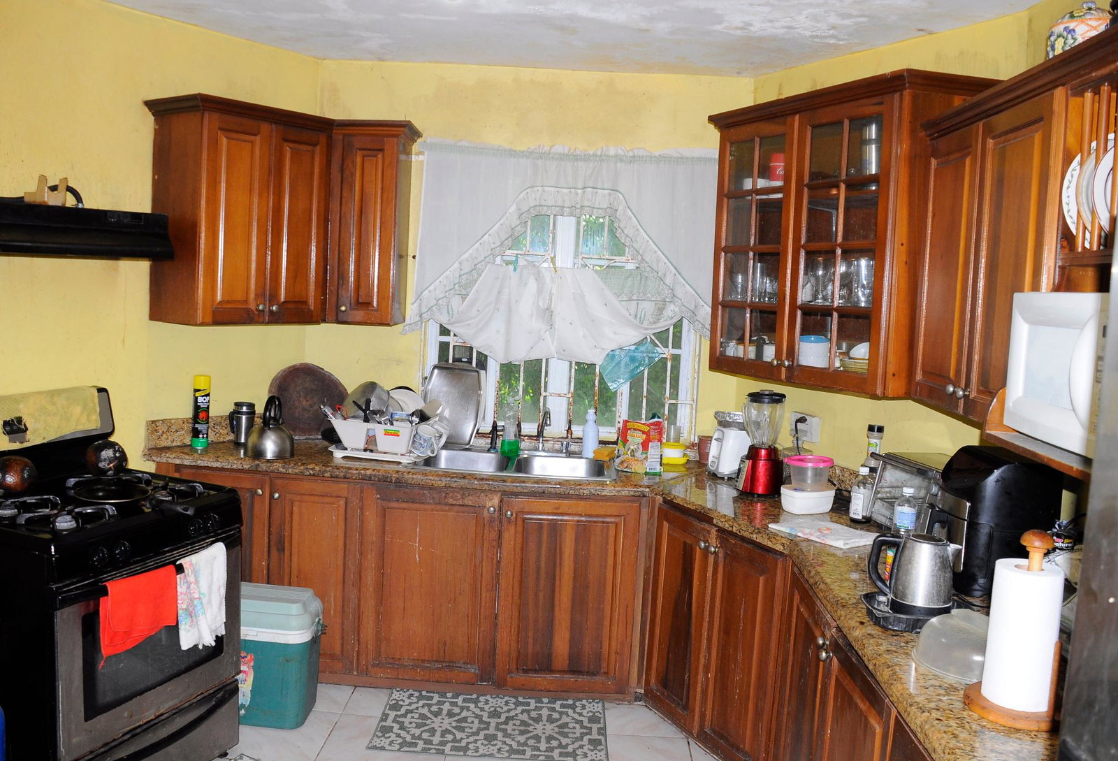 Spacious-7-Bedroom-Home-for-Sale-in-St.-James-Jamaica Seventh image of 25 Tucker Drive in Irwin, St. James, Jamaica - property is For Sale
