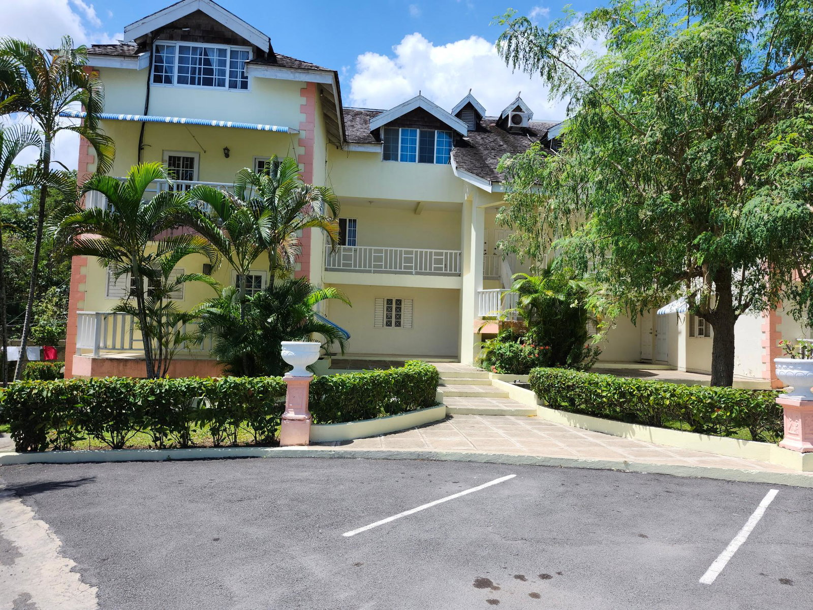 Second image of Apt 4- Content Gardens, Ocho Rio in Ocho Rios, St. Ann, Jamaica - property is For Sale