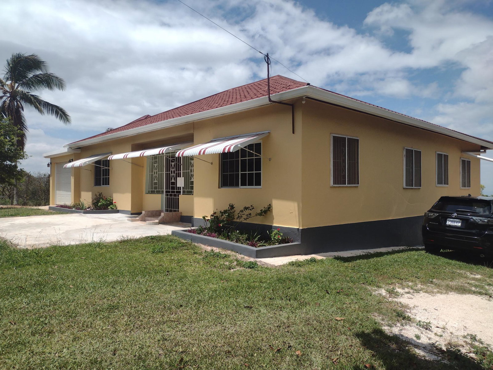 Spacious-Bungalow-for-Sale-in-Fairfield-Lincoln-Jamaica Fourth image of Fairfield, Lincoln in Hatfield, Manchester, Jamaica - property is For Sale