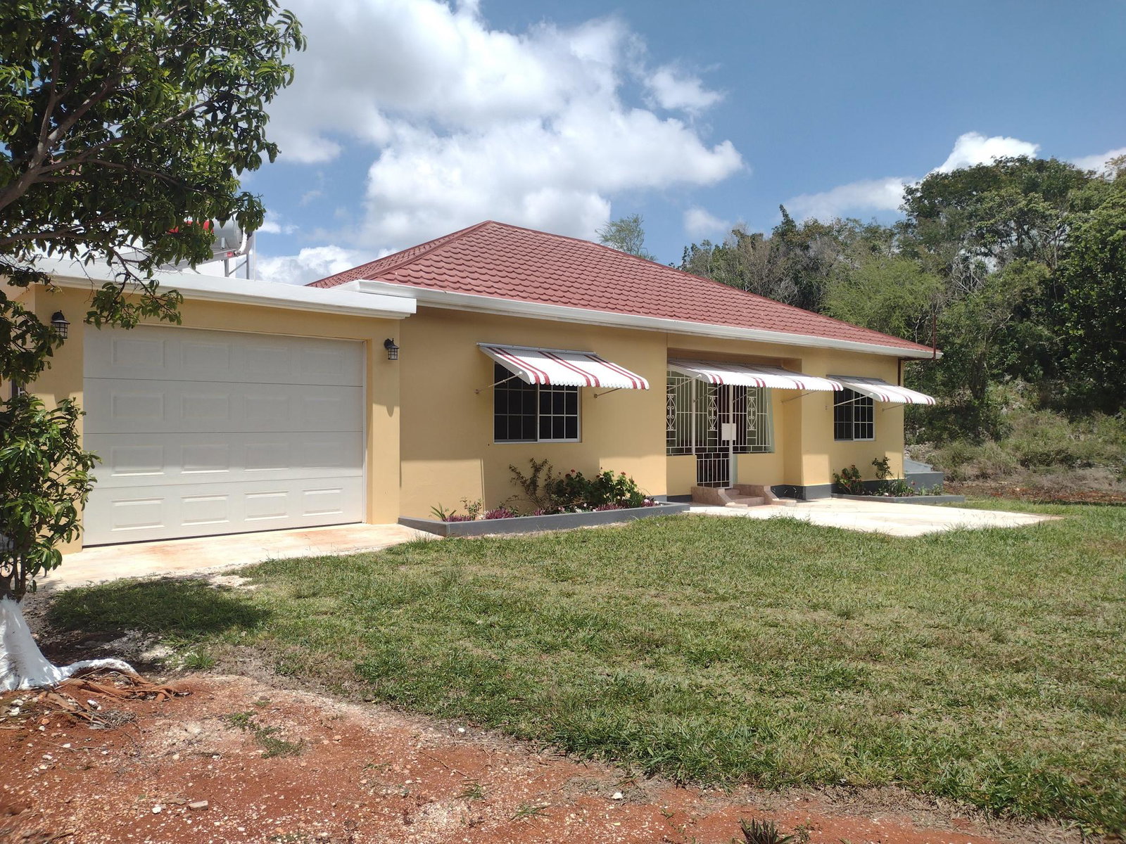 Spacious-Bungalow-for-Sale-in-Fairfield-Lincoln-Jamaica Fifth image of Fairfield, Lincoln in Hatfield, Manchester, Jamaica - property is For Sale