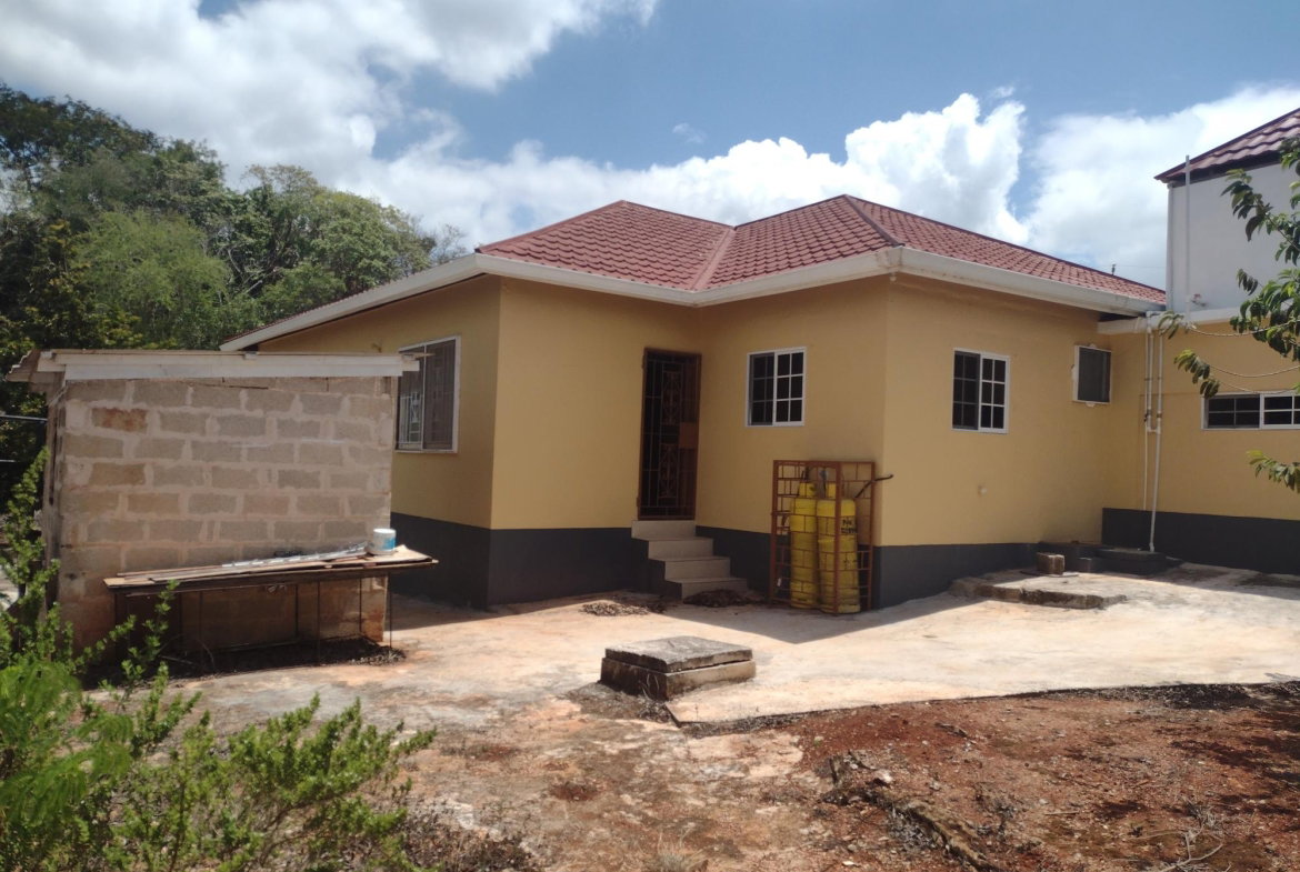 Ninth image of Fairfield, Lincoln in Hatfield, Manchester, Jamaica - property is For Sale