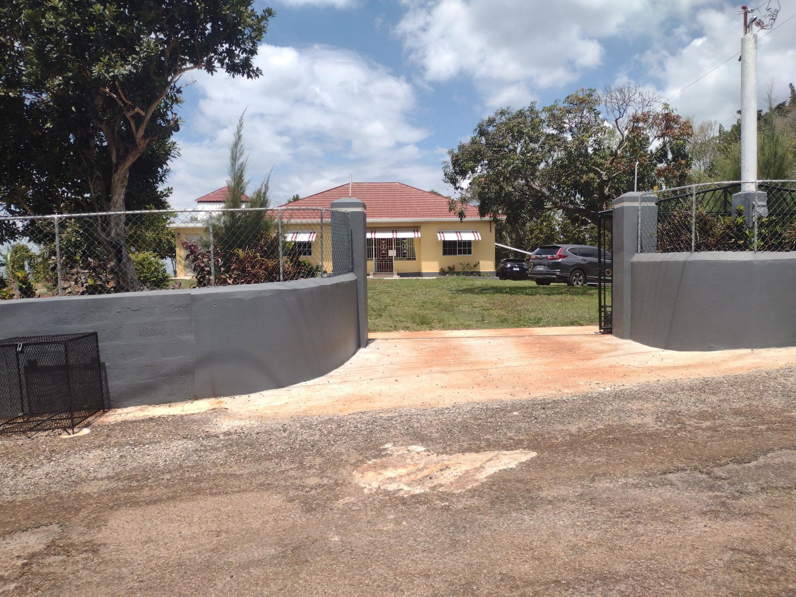 Spacious-Bungalow-for-Sale-in-Fairfield-Lincoln-Jamaica First image of Fairfield, Lincoln in Hatfield, Manchester, Jamaica - property is For Sale